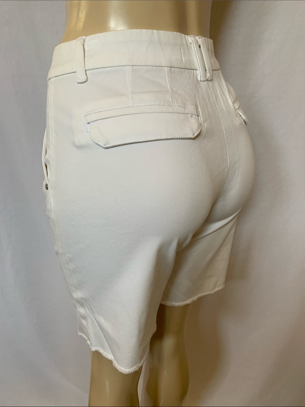 DEMOCRACY Jeans White Women’s High Rise Dress Trouser Shorts Size 6 NWOT